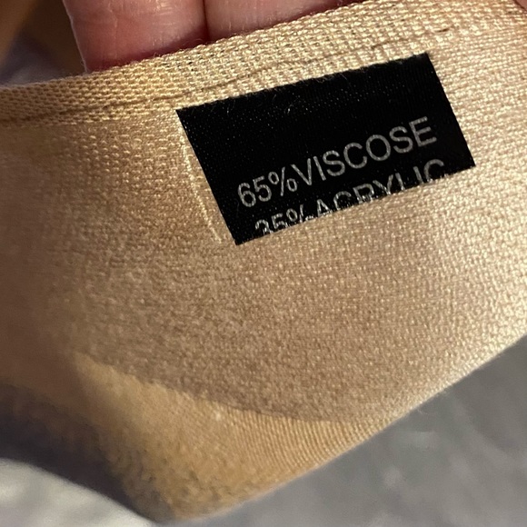 Beige and blue pashmina 72”x 28” very soft viscose/acrylic NWT - Picture 6 of 7